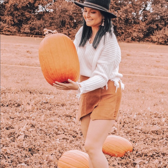 Meet your Posher, Tiffany - Picture 1 of 1